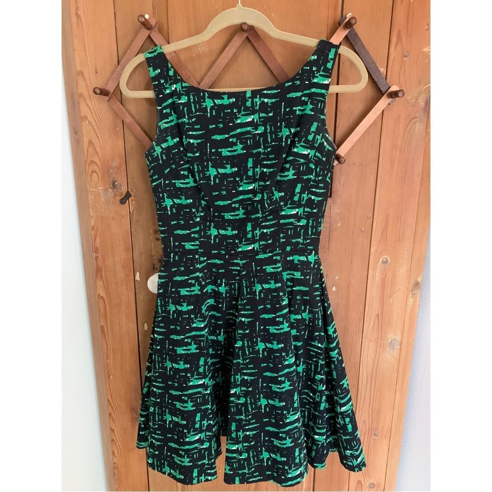 Trashy Diva by Candice Gwinn green/black geo print sleeveless fit & flare dress